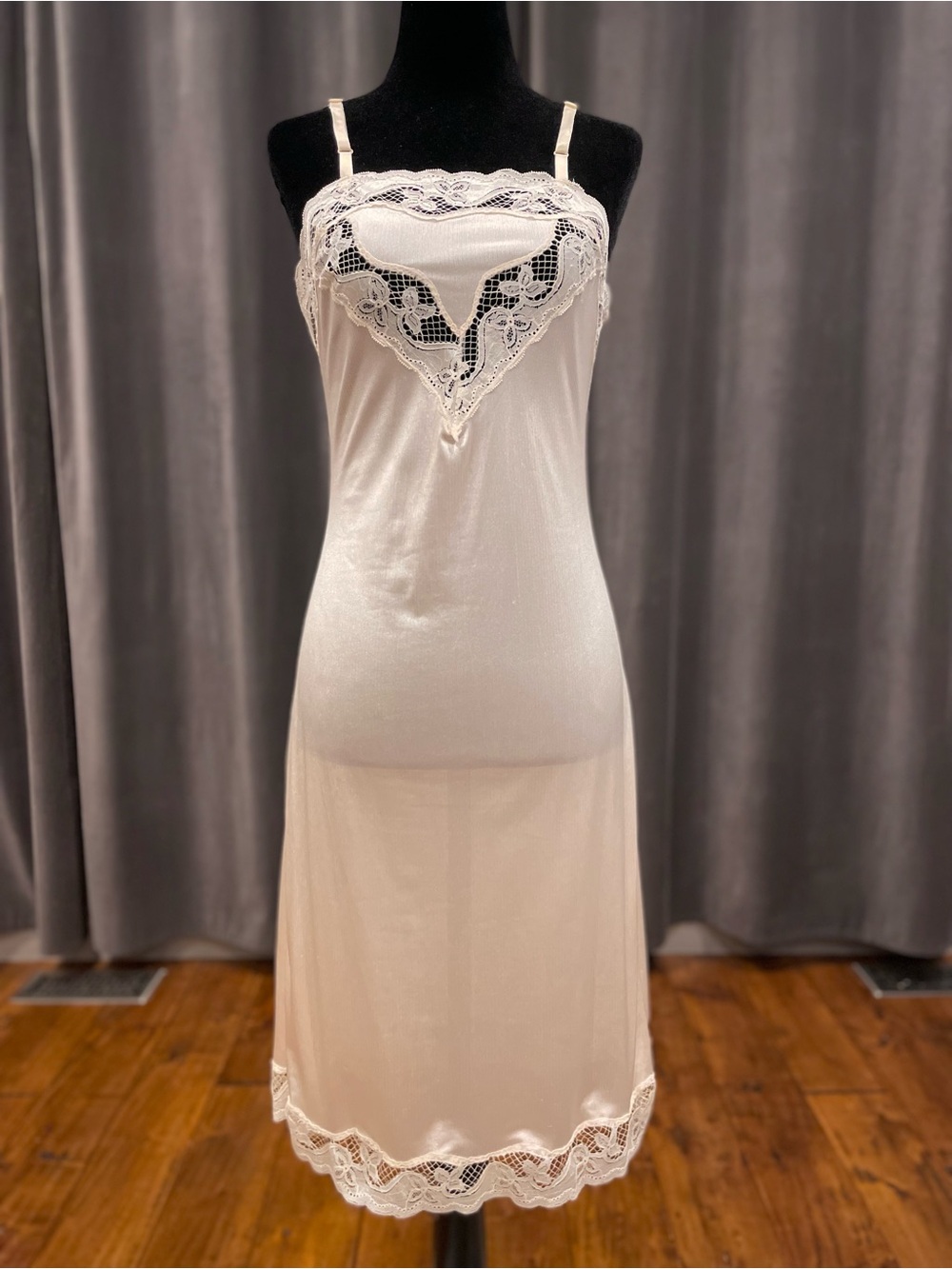 Vintage ivory slip dress nightie